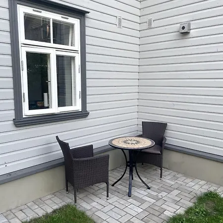 Lejlighed Charming Flat In A Unique Wooden Building Neighbourhood In Downtown